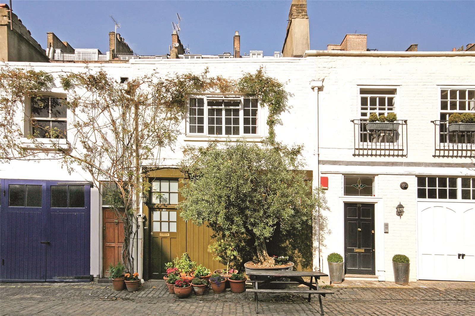 Bathurst Mews, Hyde Park Estate, Bayswater, London, W2 Lurot Brand