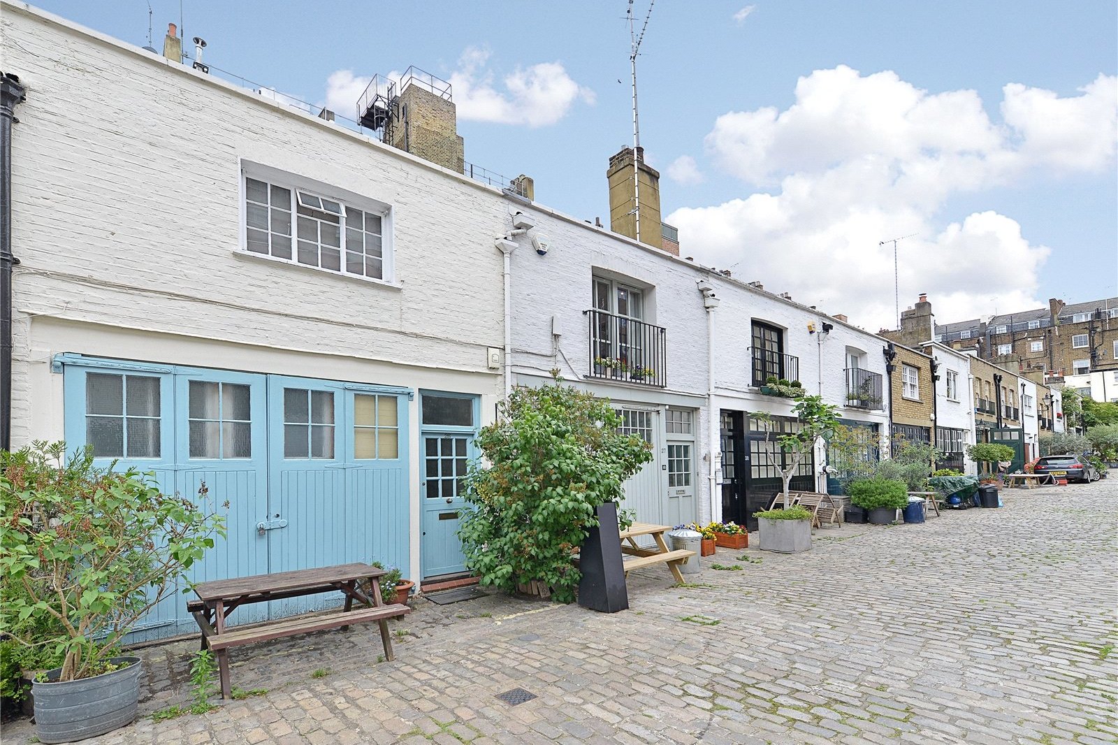 2 bedroom mews in Bathurst Mews, Paddington, London, W2 Lurot Brand