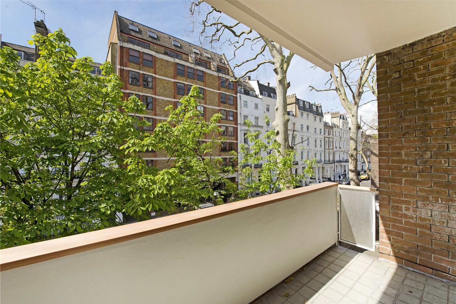 3 bedroom mews Sold in Joanne House, Queensborough Mews, Bayswater