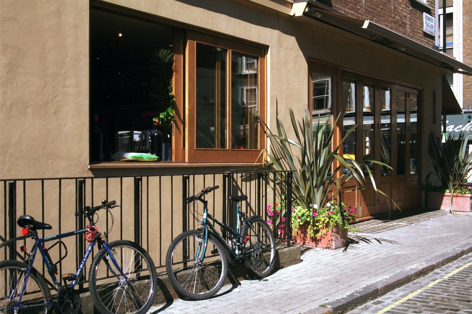 Kendrick Place Mews, South Kensington, London, SW7 Lurot Brand