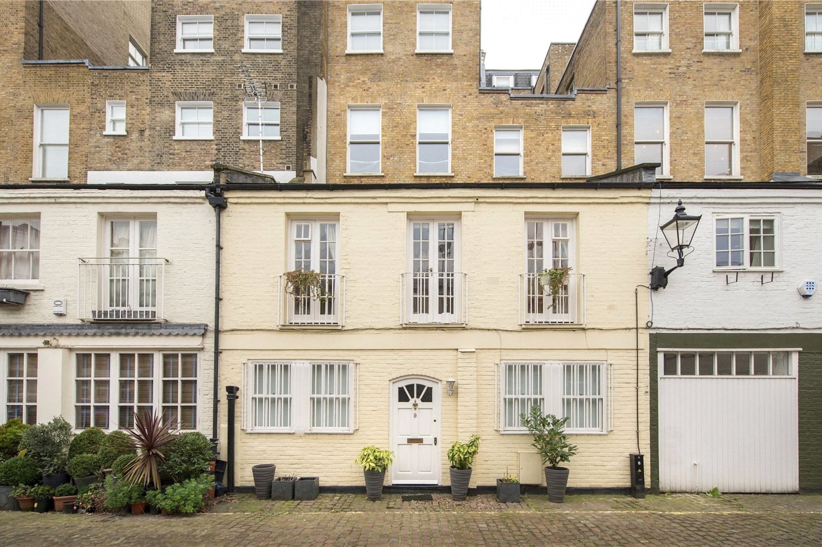 2 bedroom mews property sold in Lancaster Mews, Lancaster Gate, London