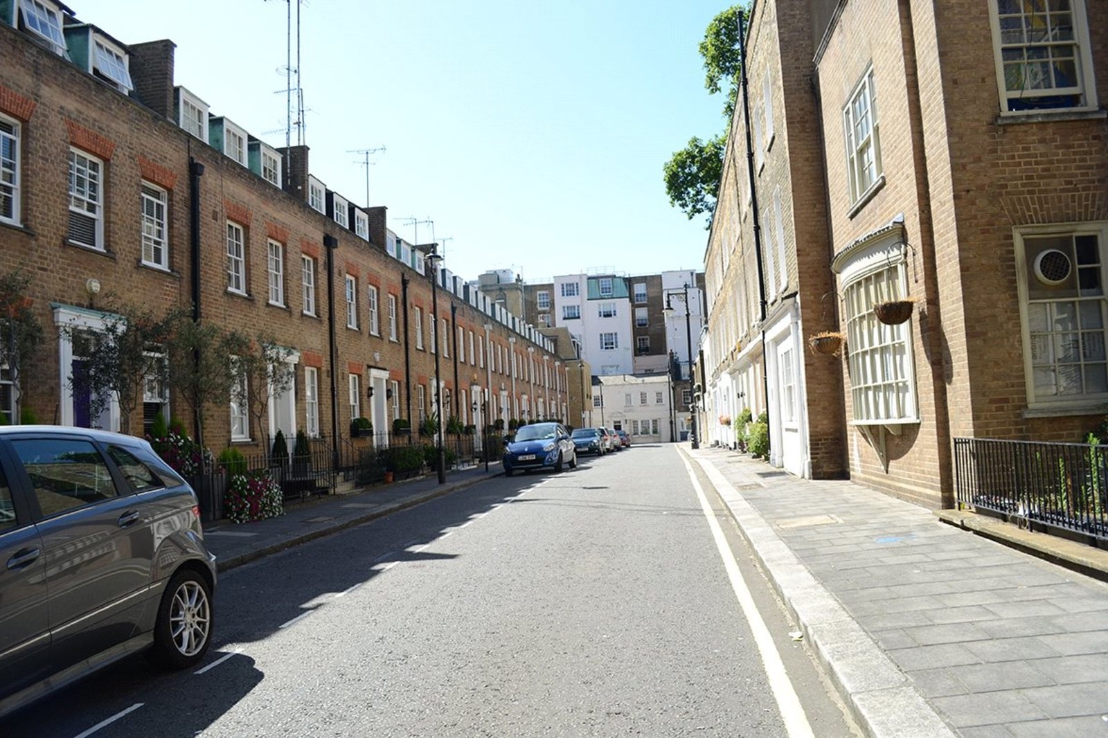 Little Chester Street Mews, Belgravia, London, SW1X | Lurot Brand