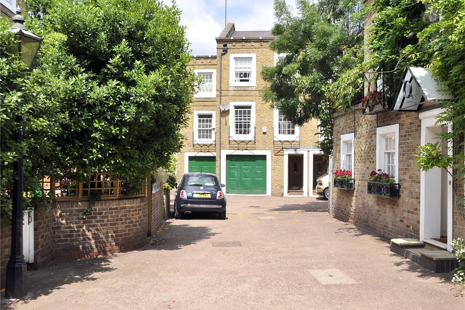 Mews, Notting Hill, London, W11 Lurot Brand