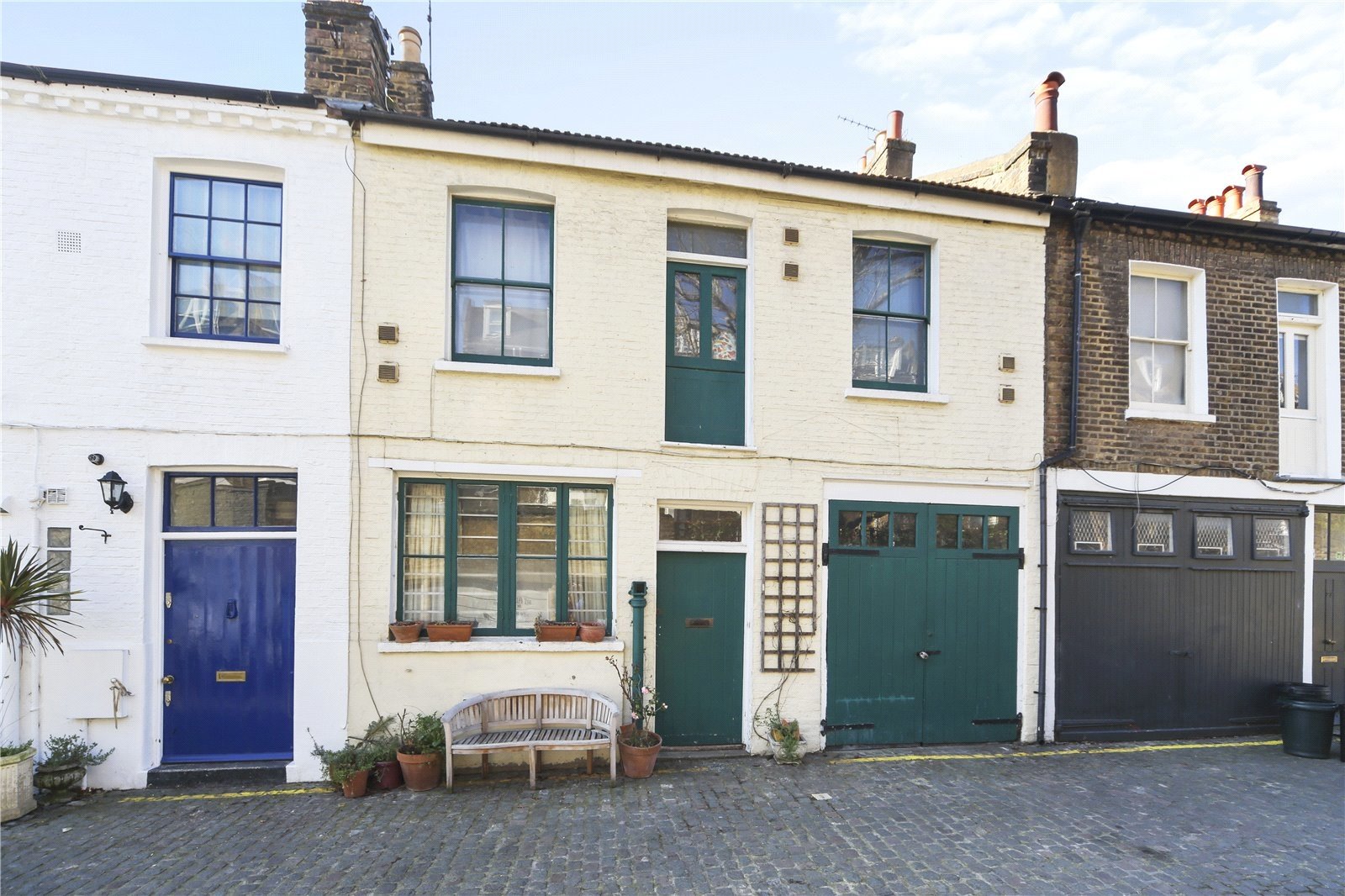 6 bedroom mews in Russell Gardens Mews, Kensington, London, W14 Lurot
