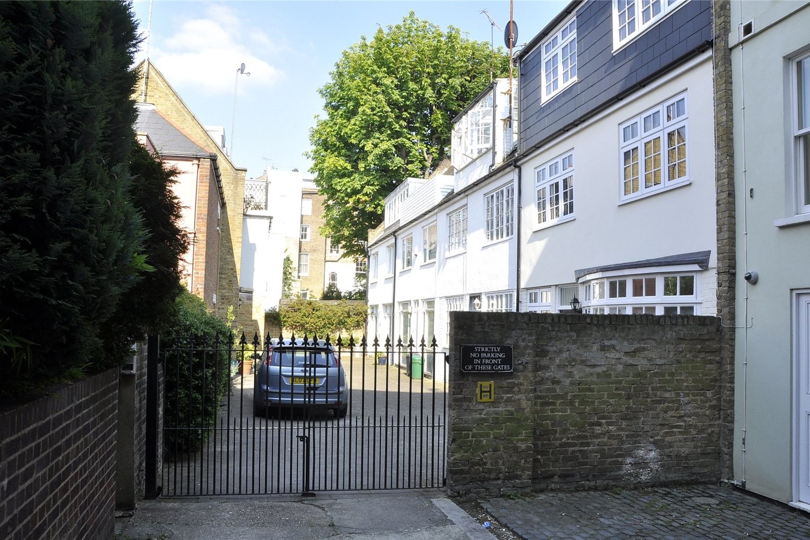 Taverners Close Mews, Addison Avenue, London, W11 Lurot Brand