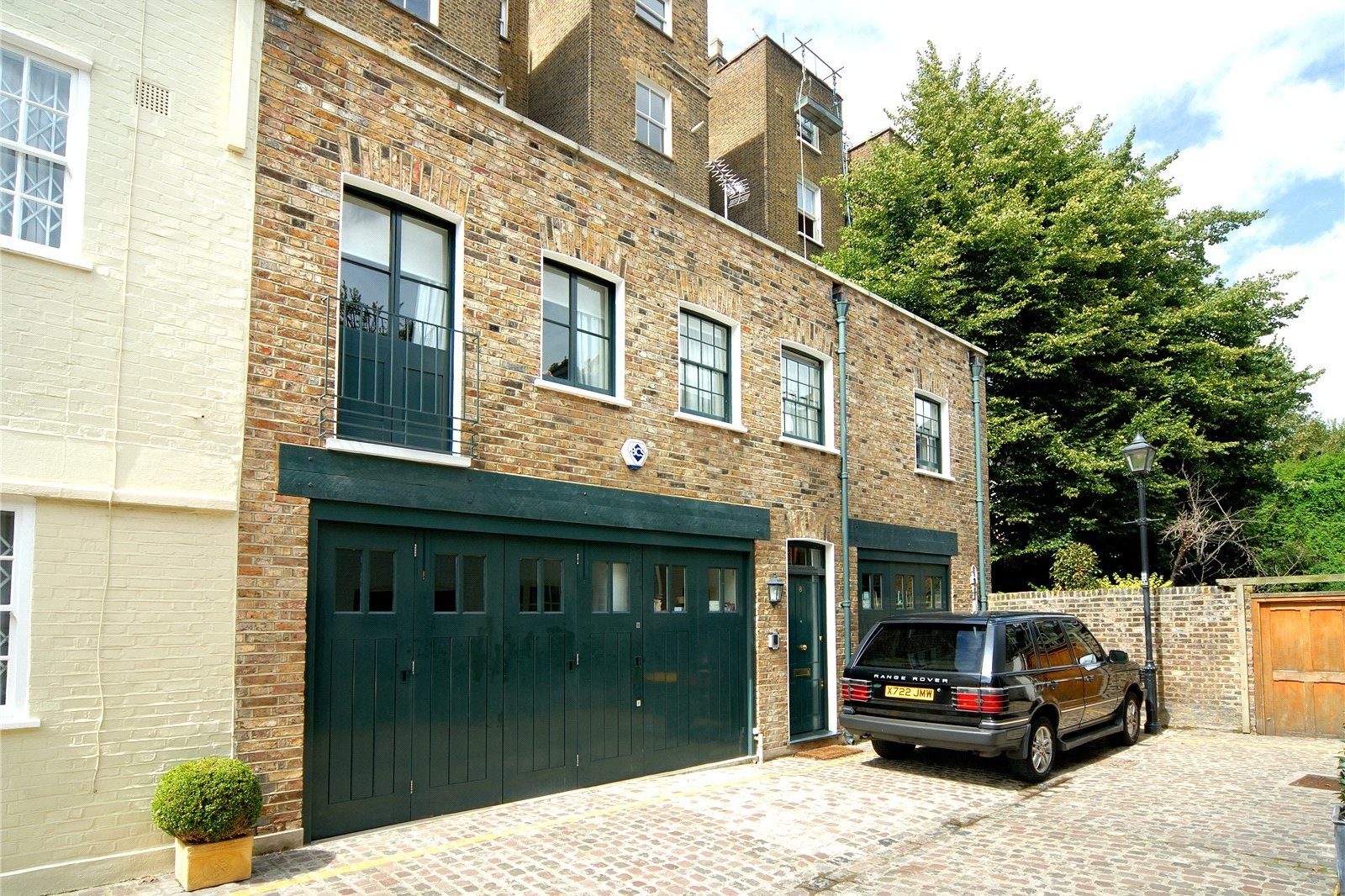 Victoria Grove Mews, Notting Hill, London, W2 Lurot Brand