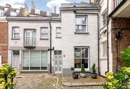 Mews House for sale in Princes Mews