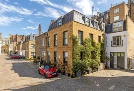 Mews Property for sale in Queen's Gate Place Mews, London