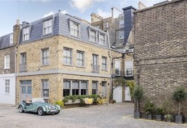 Mews House for sale in Queen's Gate Place Mews, South Kensington
