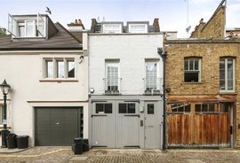 Mews House to rent in Ennismore Mews, London
