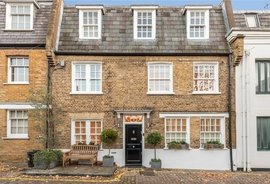 Mews House to rent in Ladbroke Walk