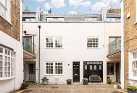 Mews House to rent in Queens Gate Mews, South Kensington