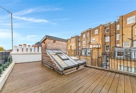 Mews House to rent in Redfield Lane, Earls Court