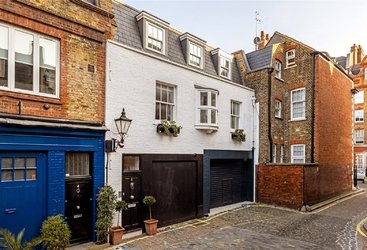 House for sale in Wimpole Mews, London, W1G