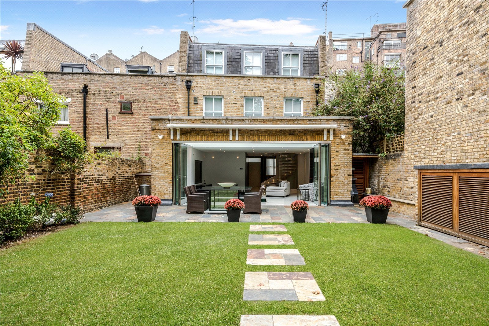 4 bedroom mews in Leinster Mews, London, W2 Lurot Brand