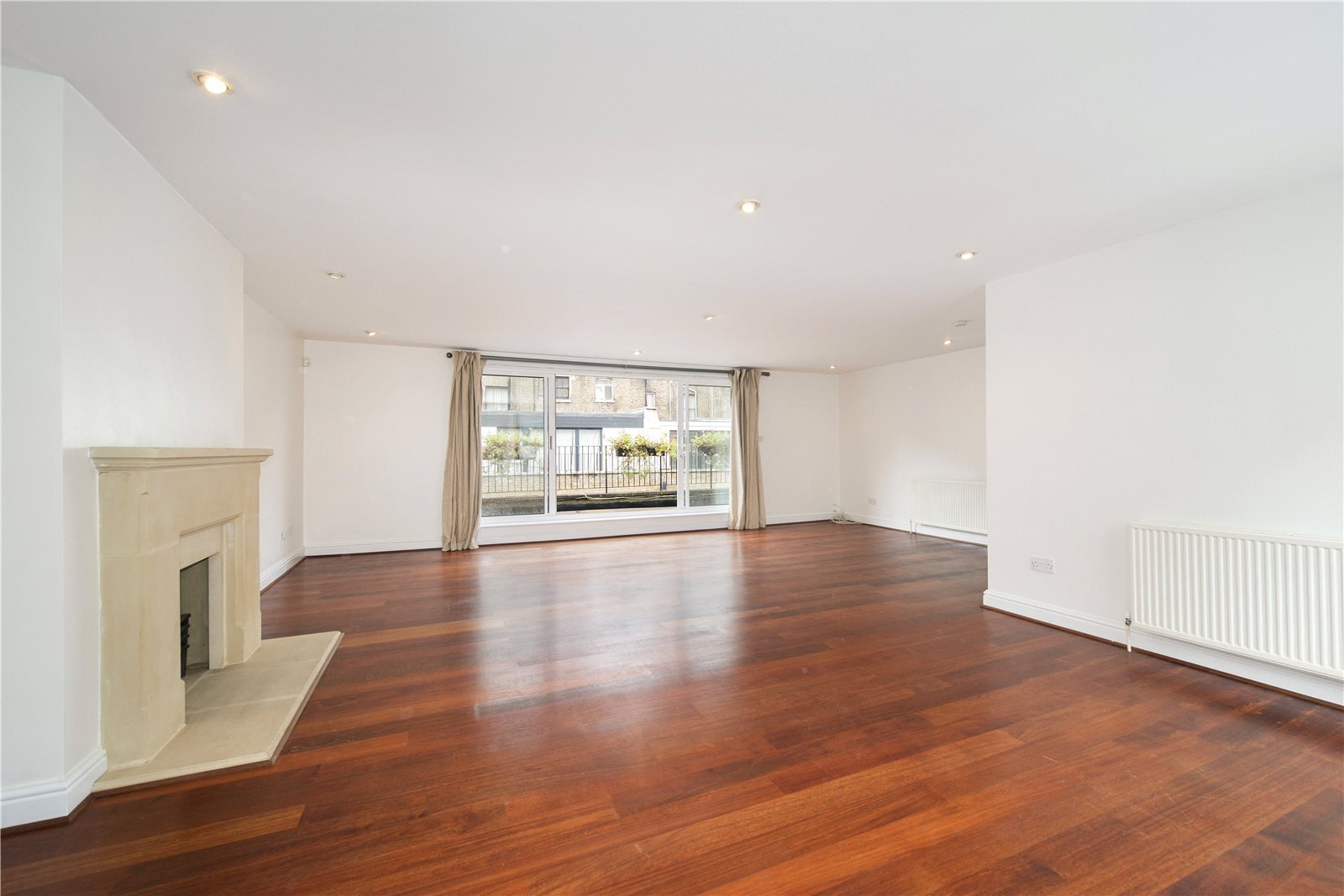 3 bedroom mews in Queens Mews, Bayswater, London, W2 Lurot Brand